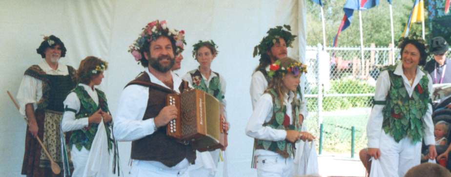 Appletree Morris do their home-town gig at Sebastopol Celtic Music Festival, Sept 2001 