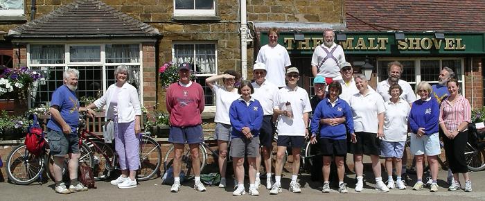 First stop at the Malt Shovel in Gaydon - in sunshine!