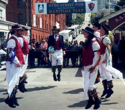 Ale-ien Invasion, April 2001 - Berkeley do the levitation trick