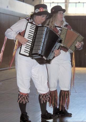 Lynne and Abbie at the Morris workshop