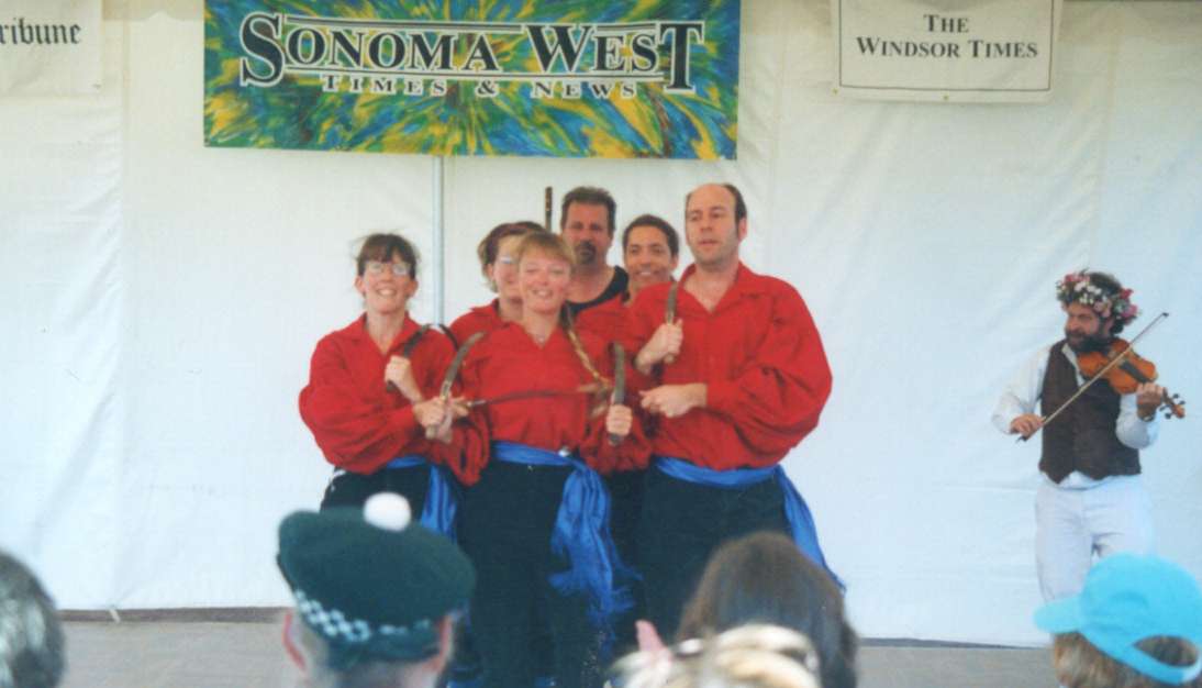 Swords of Gridlock in action at Sebastopol, Sept 2001