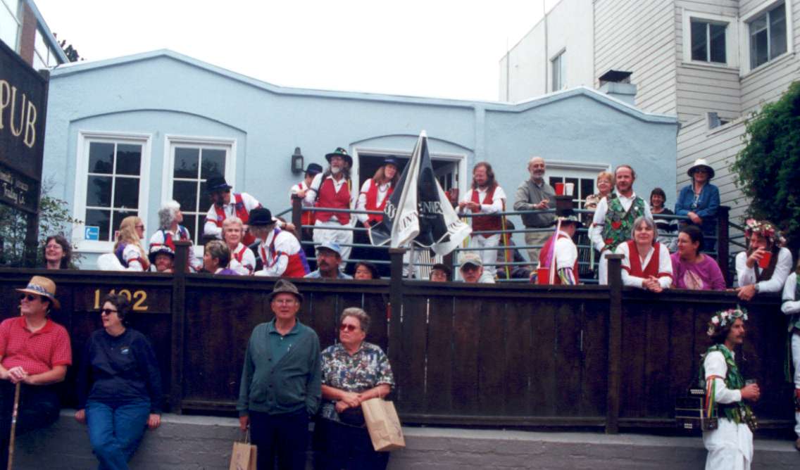 Solano Stroll, Berkeley, July 2001 - Berkeley take over the pub