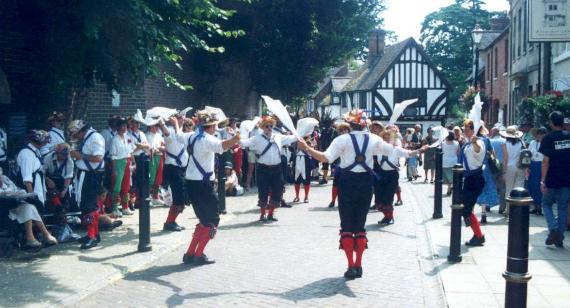 Warwick Folk Festival July 2001 - Hereburgh strut their stuff